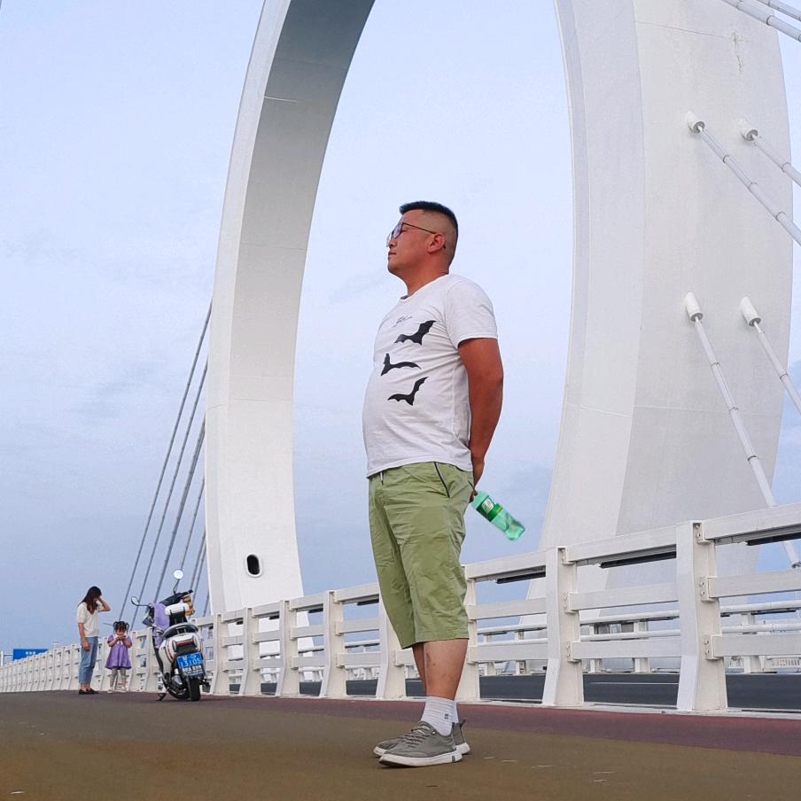 🚚奔跑💫的小山丘