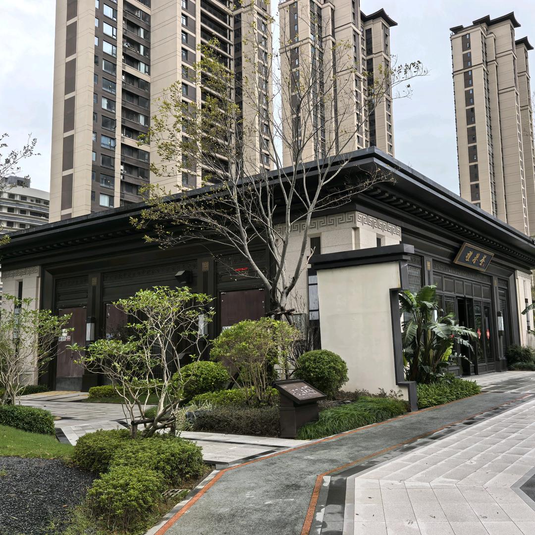 隆德兴
