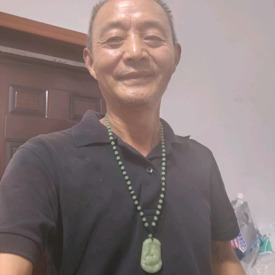 苟彬