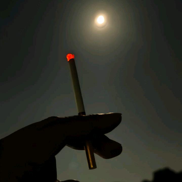★★★