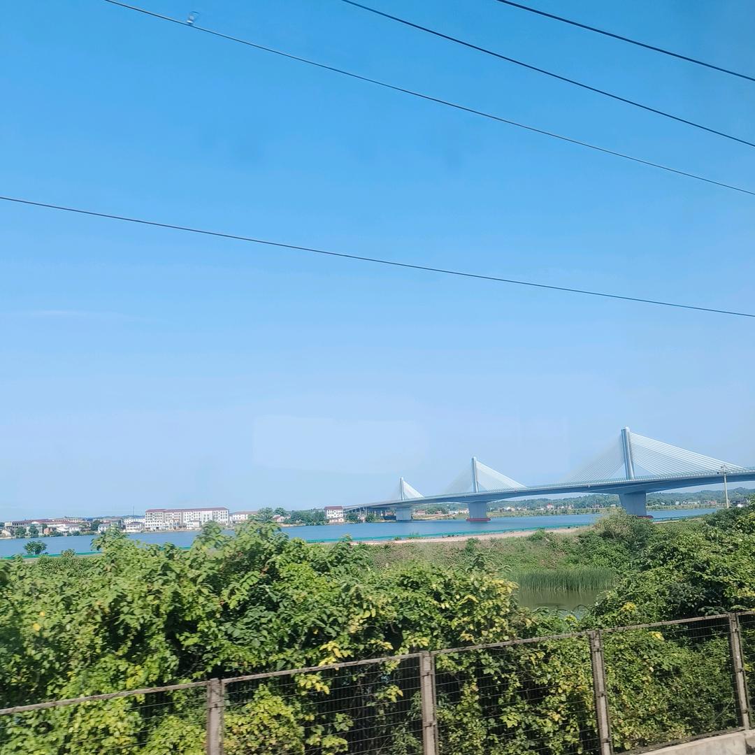 云淡风轻.∠