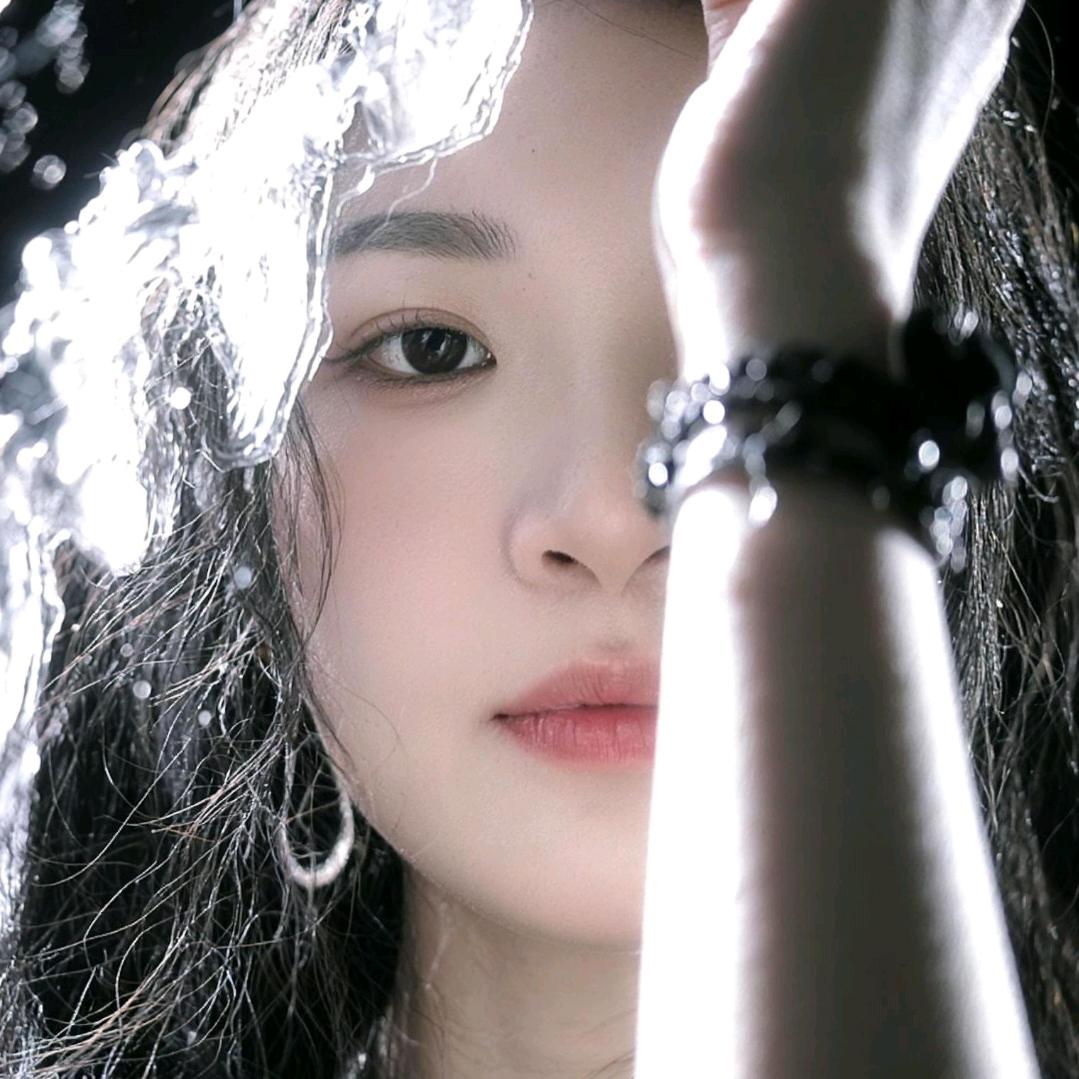 晚灯映雪(u‿ฺu✿)