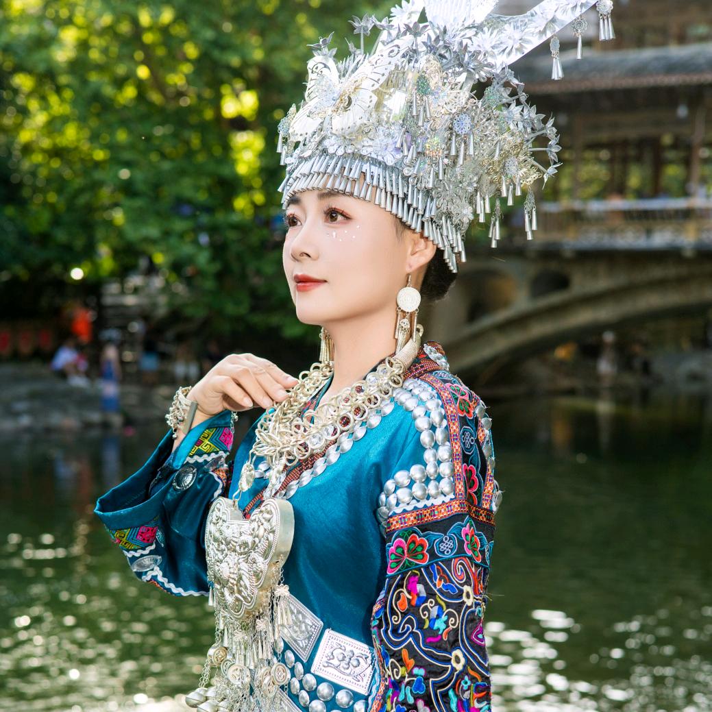 一船明月一帆风