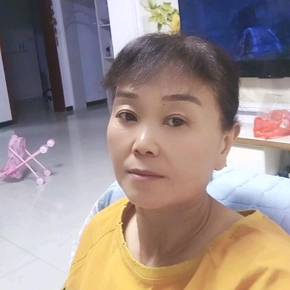 淡然一笑