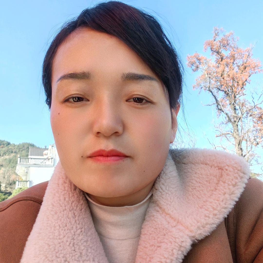 💖90后娟娟@摆摊卖脆皮烤肠