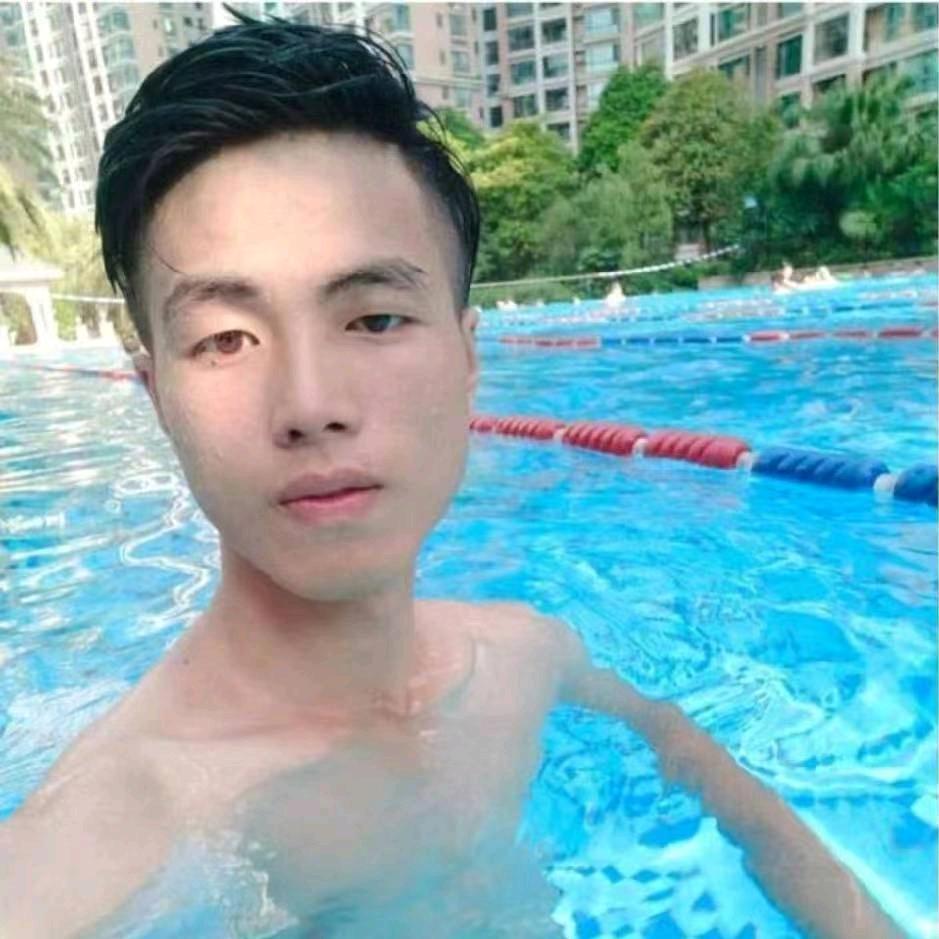 潜能游泳健身店长-元芳