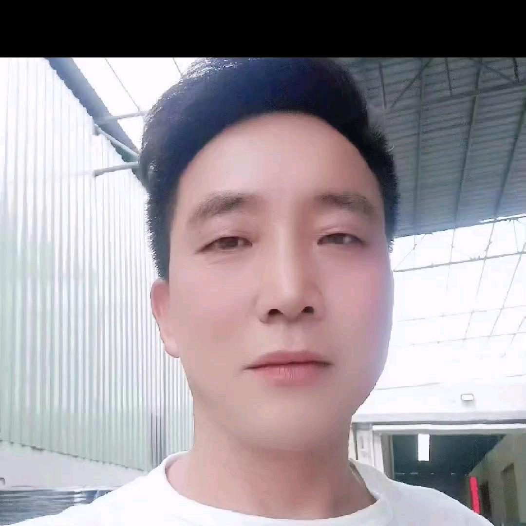 爱情路上手牵手