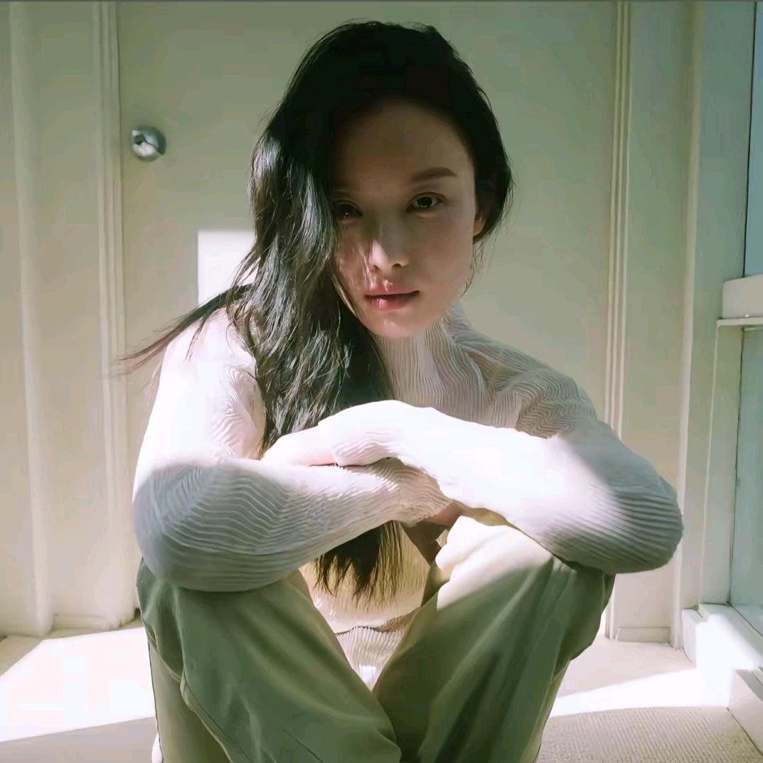 莎莎有个大脑袋！