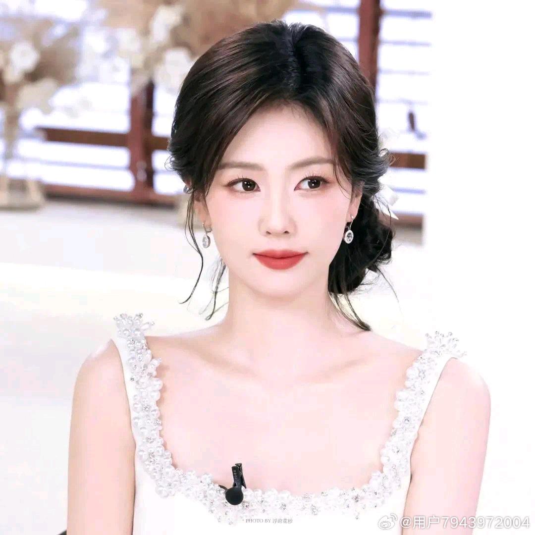 白鹿妍（开学不活并被限流版）