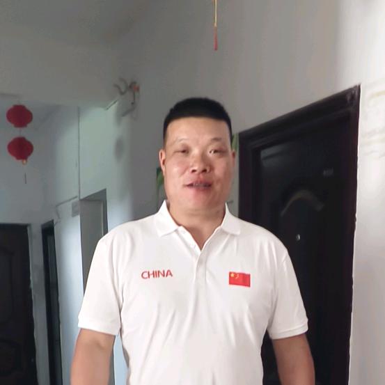 小  凡