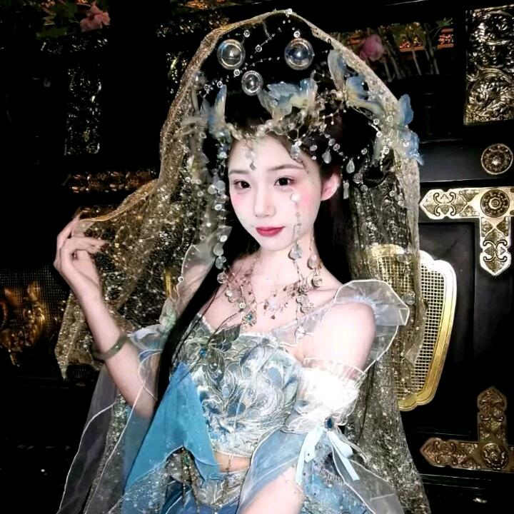 图书馆里的追光者