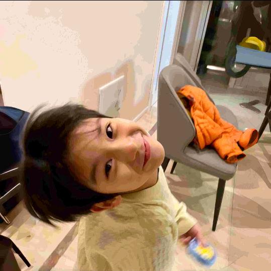 张浩然(๑><๑）