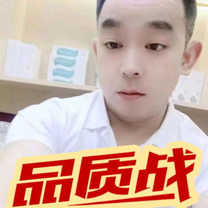 远远人店副店长王念宝