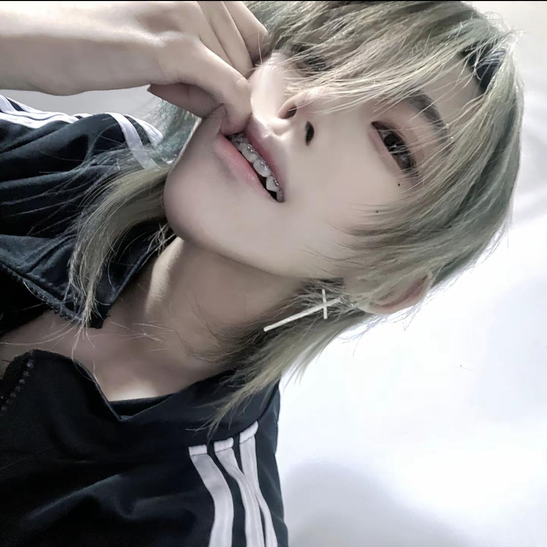dfghjjkssxchjk