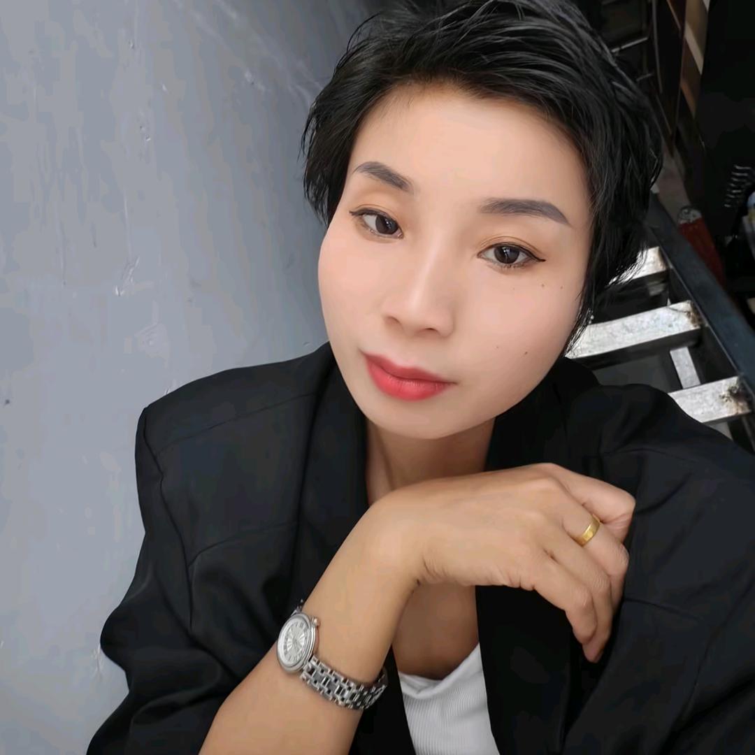 小菜鸟草莓姐姐