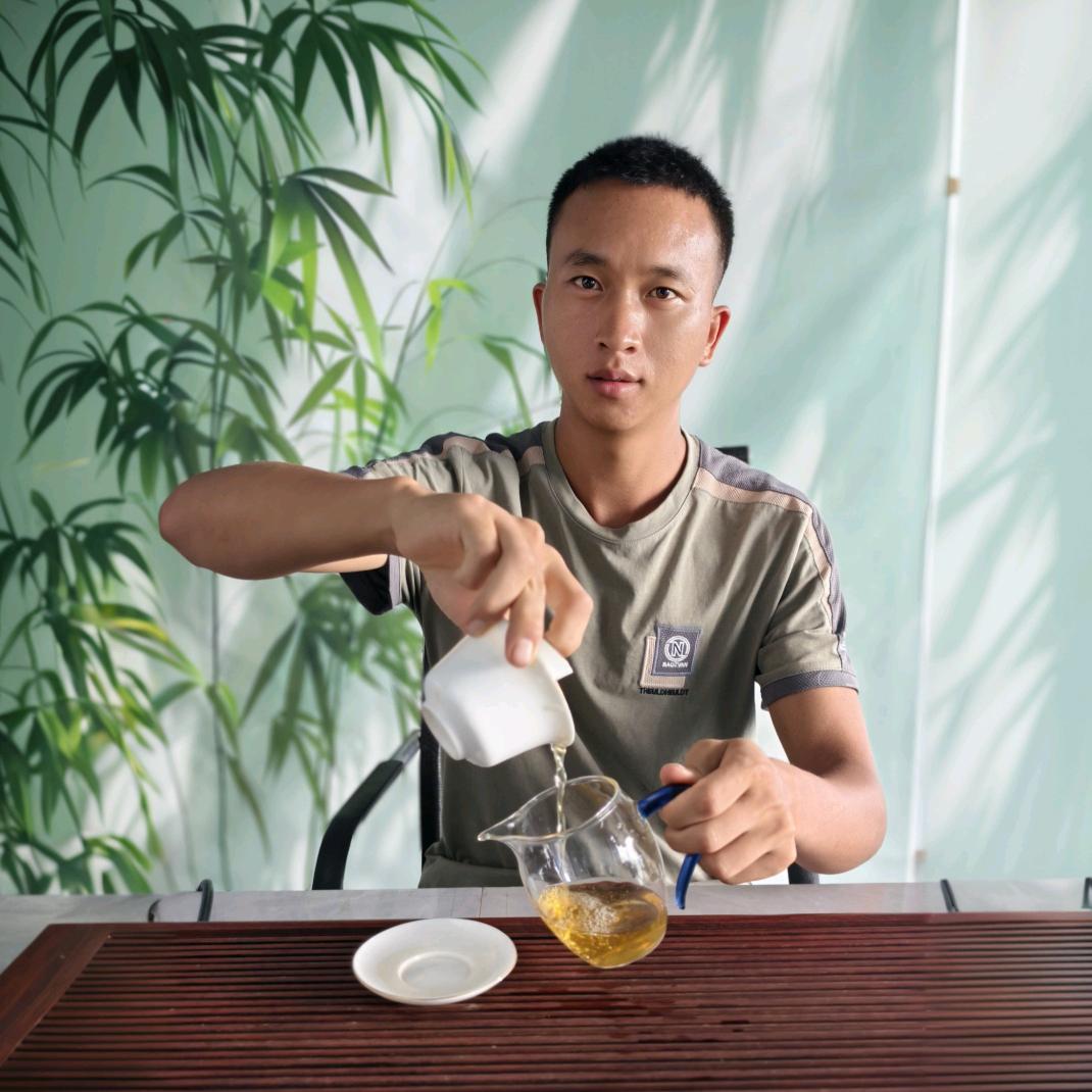 茶农兄弟-辰耀茶厂