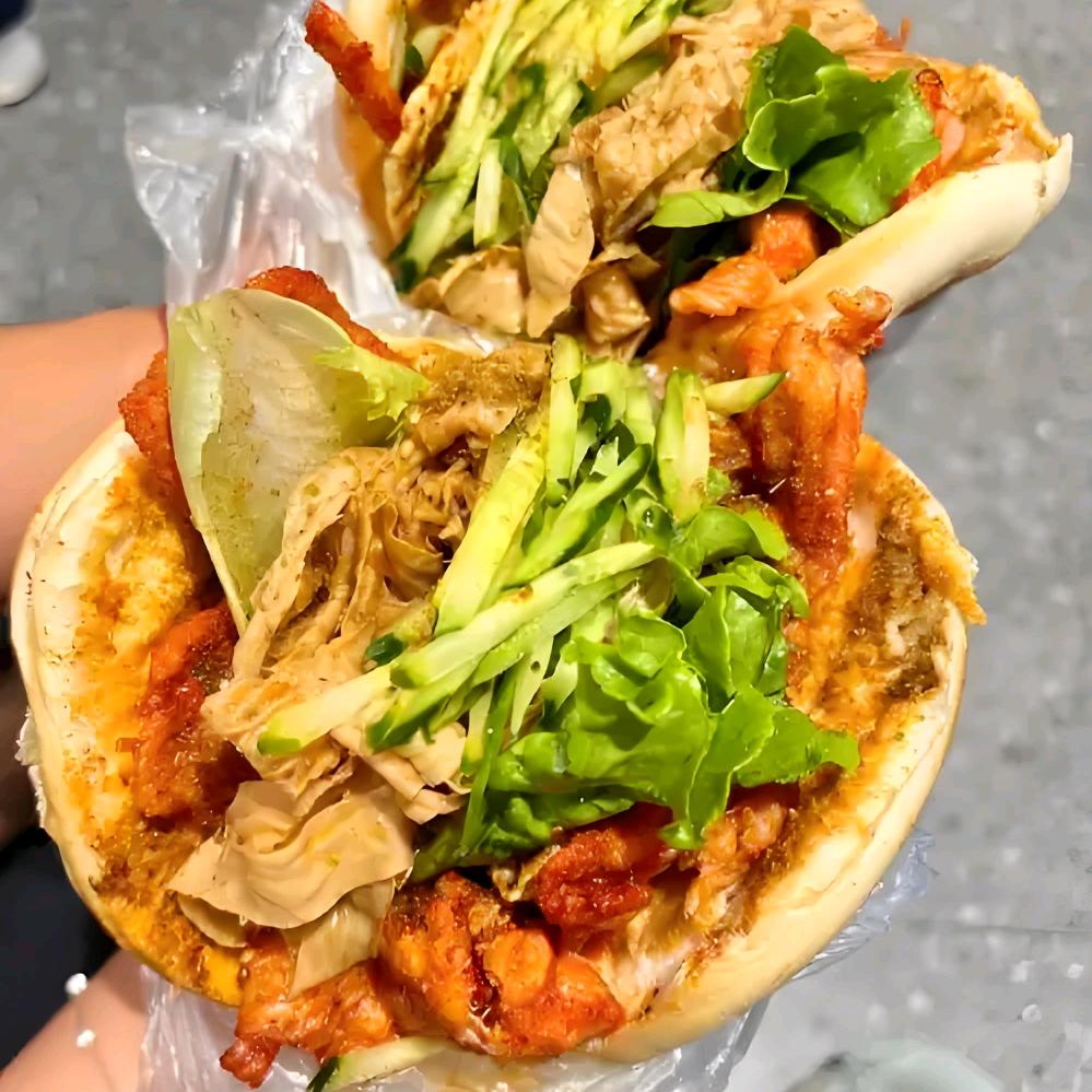 烟台大学超大里脊肉饼 鸿运蔬菜批发对面