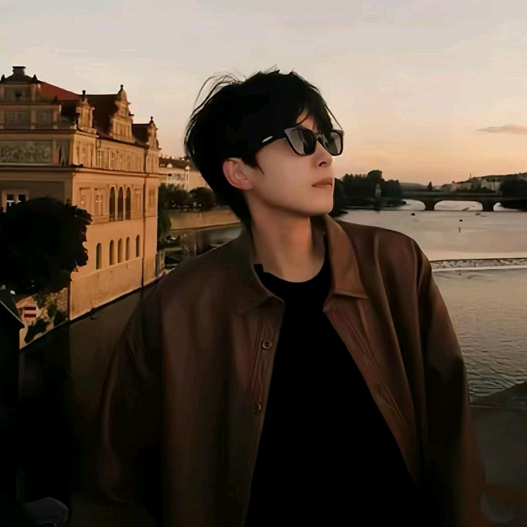 ✨₊⁺祁愿 ᥫ᭡