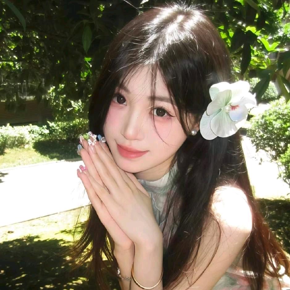 萮