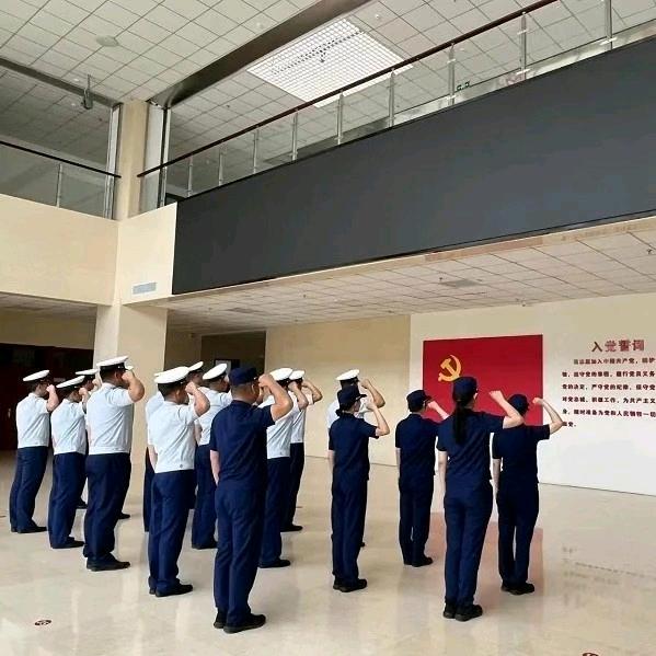 再见只是陌生人