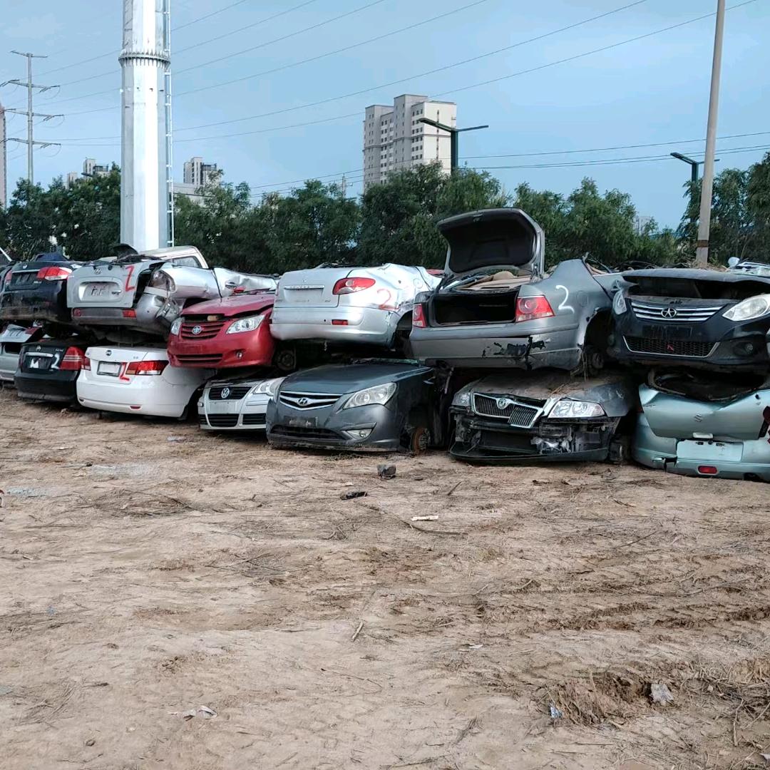 高价回收报废车，再生资源。回收工程机器