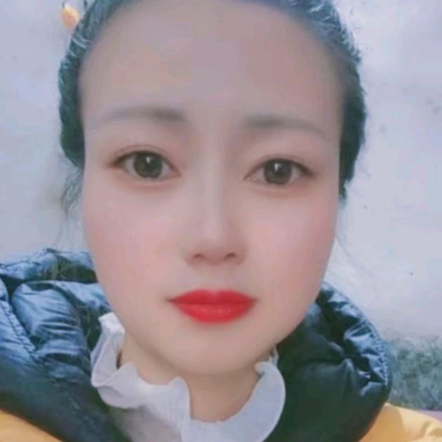 华敏开心的白荷