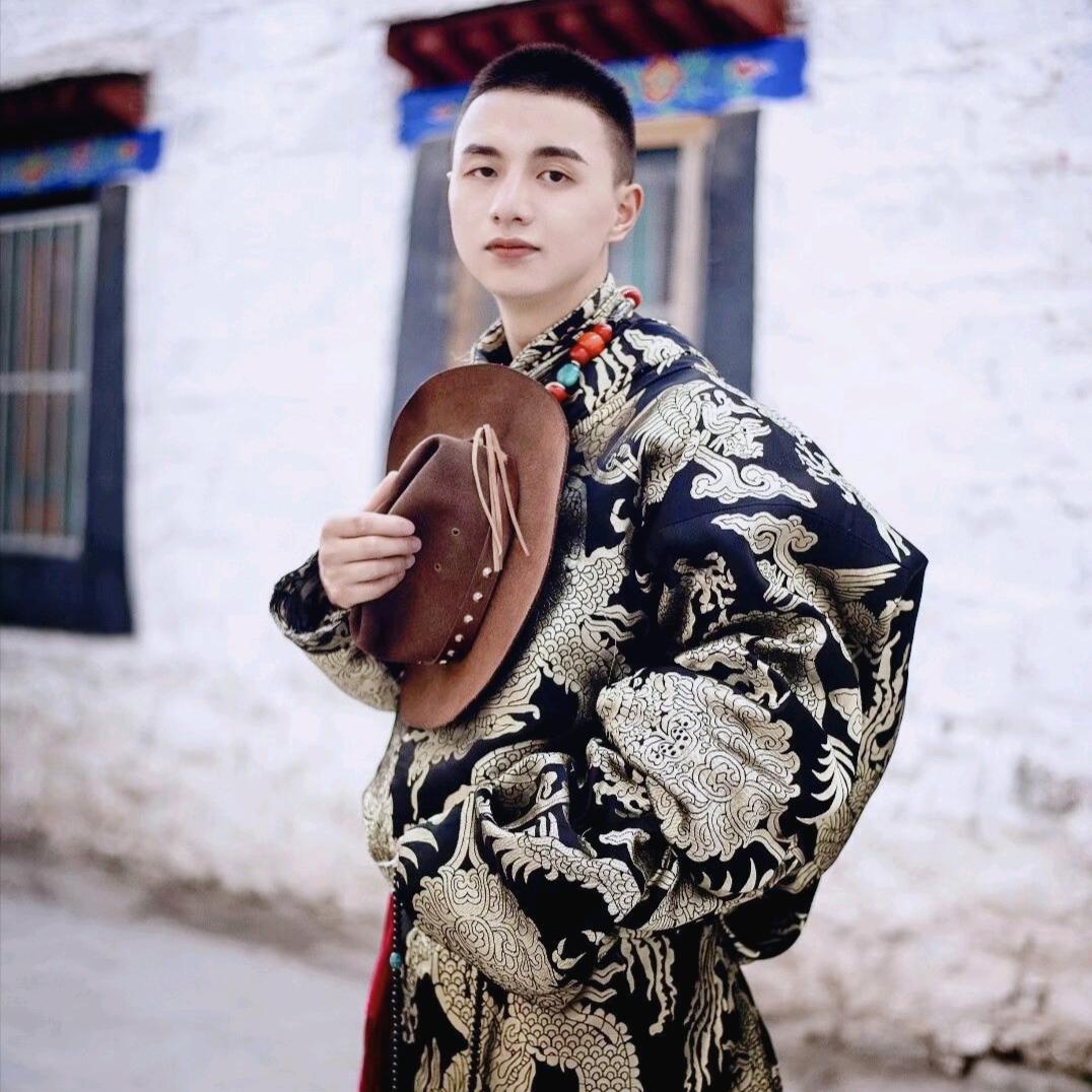 小周同志。