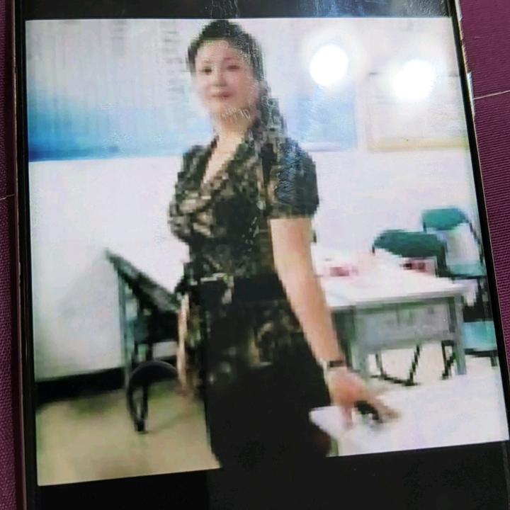 小琴首播下午3.13分钟(小号）大号橱窗