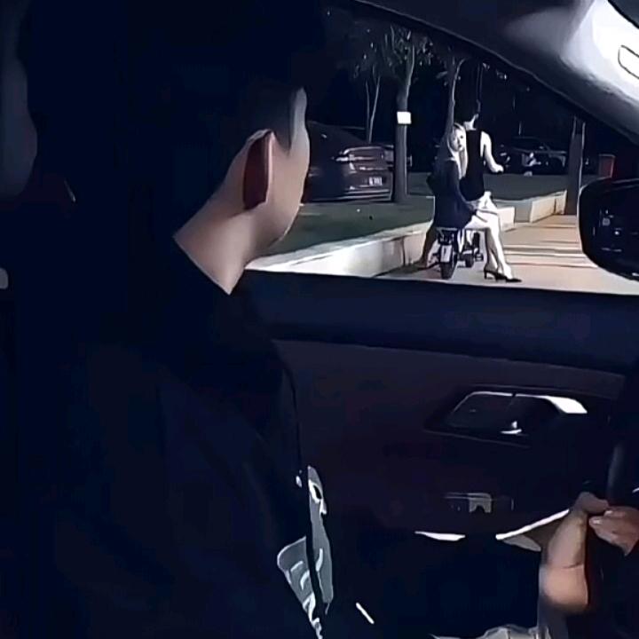 毒小伙子