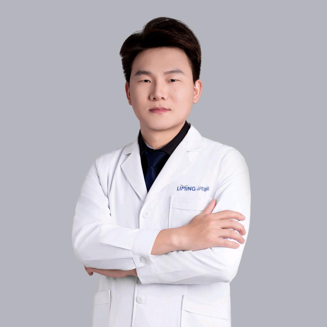 利明眼镜银河店店长-杜杜