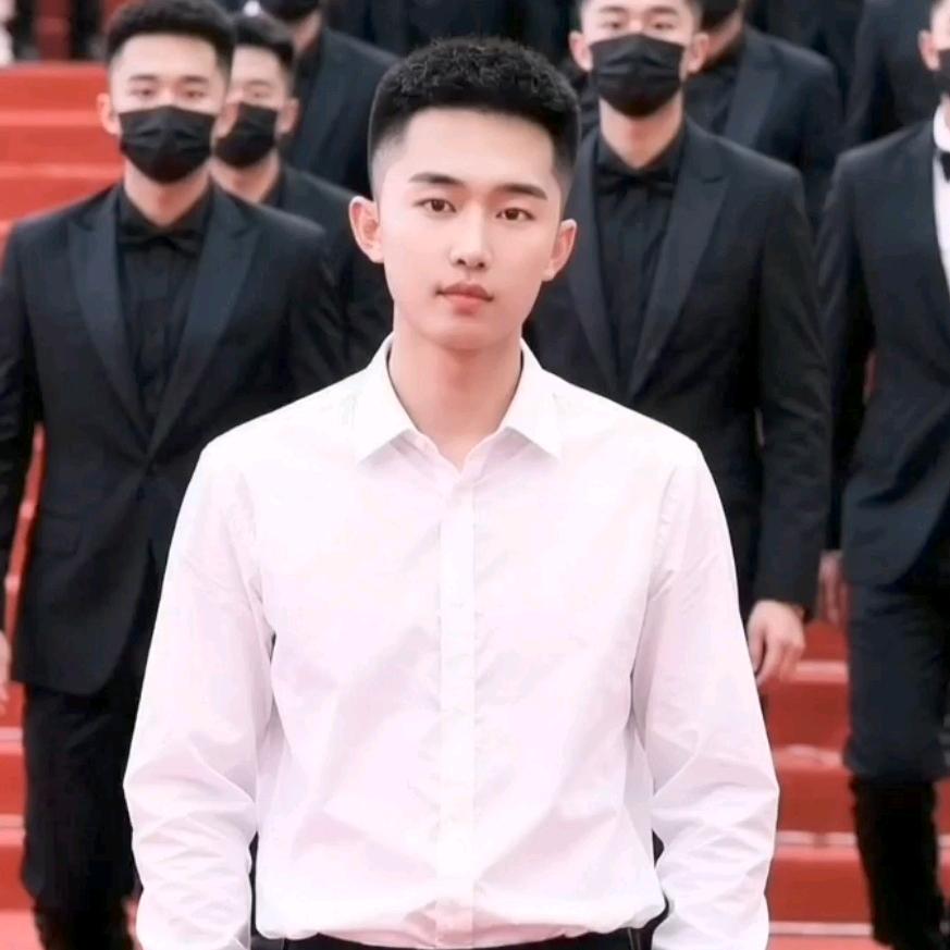 奶一口睡觉 ◡