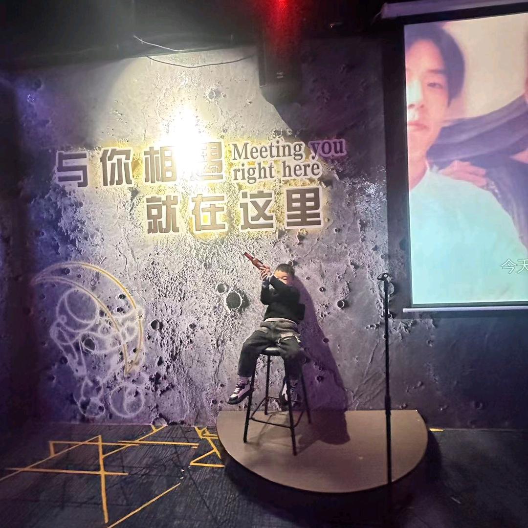 捞起月亮的渔民