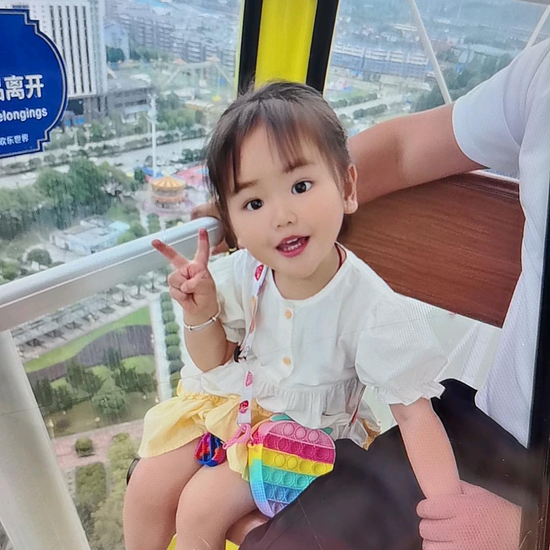 胖嘟嘟的脸坨子