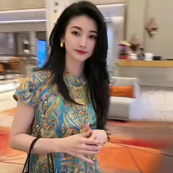 深圳南油西西高端定制【爆款女装】