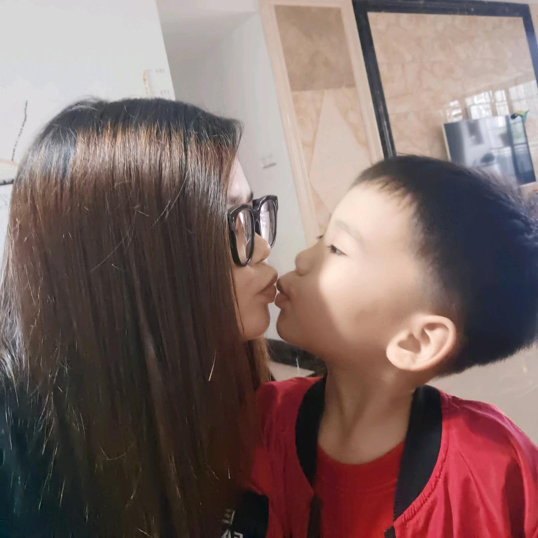彭艾比