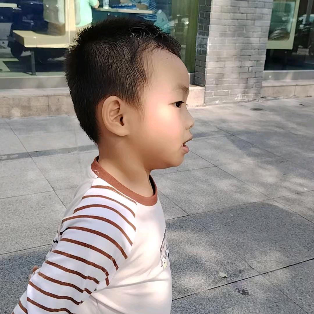 胡轩小哥