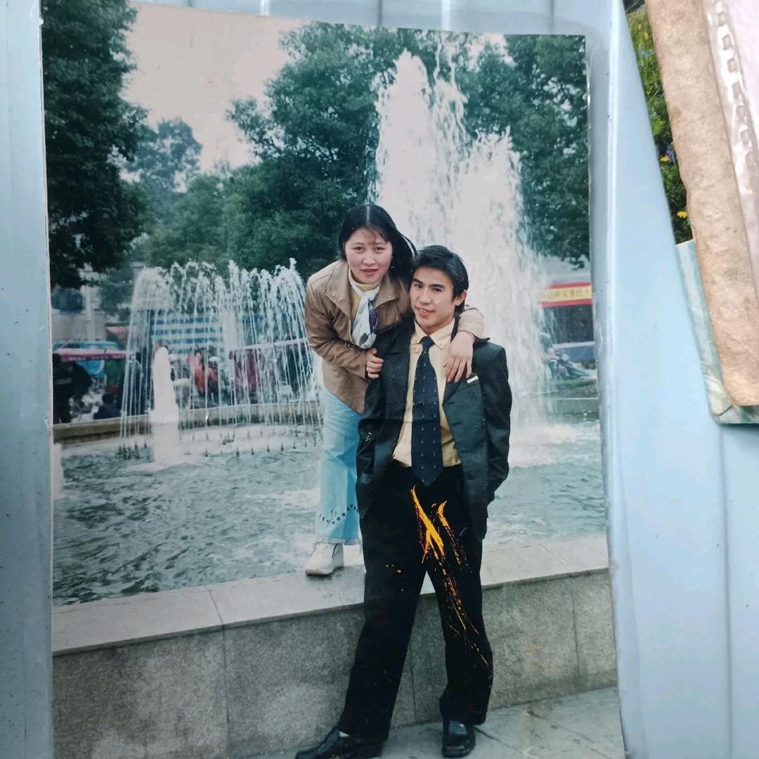 我是单亲家庭！刘