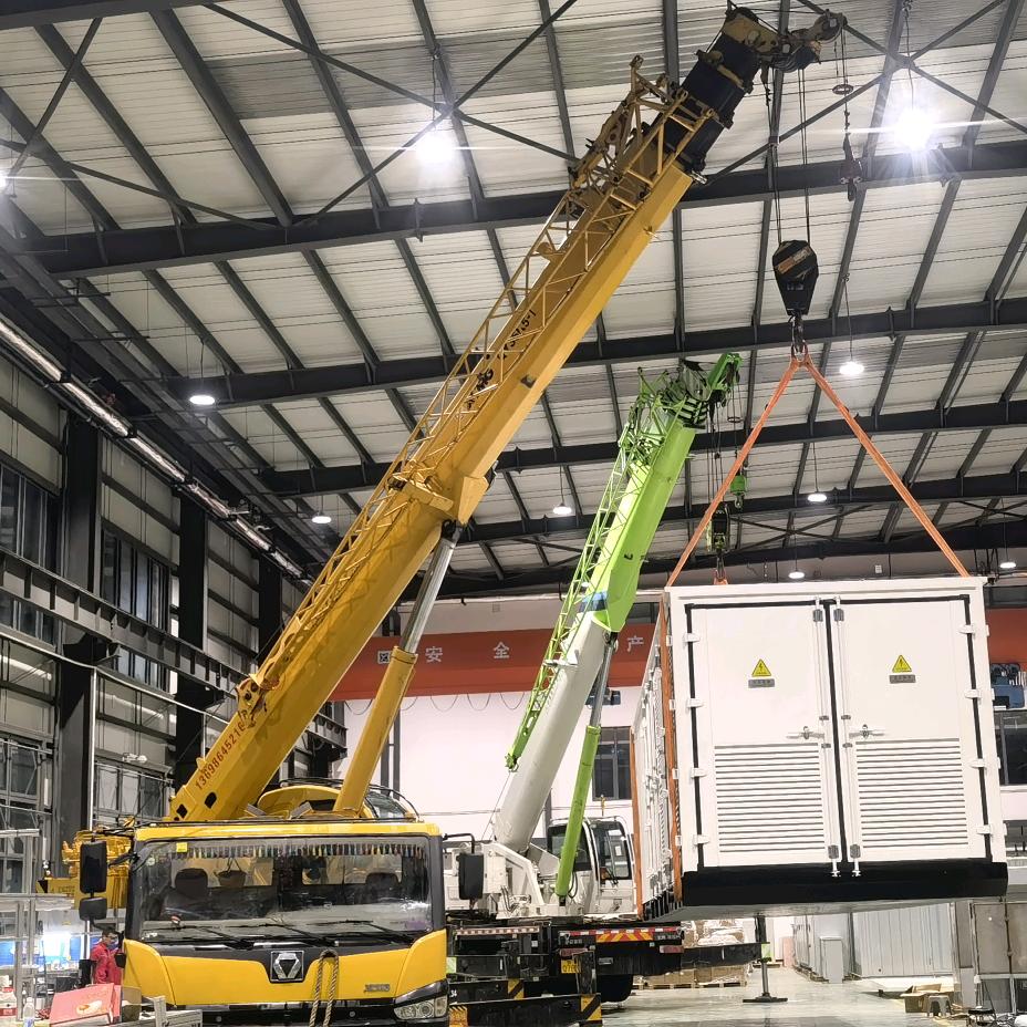 开吊车的怀小胖