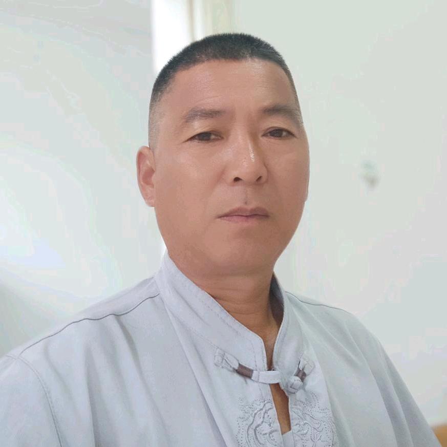 李明朗