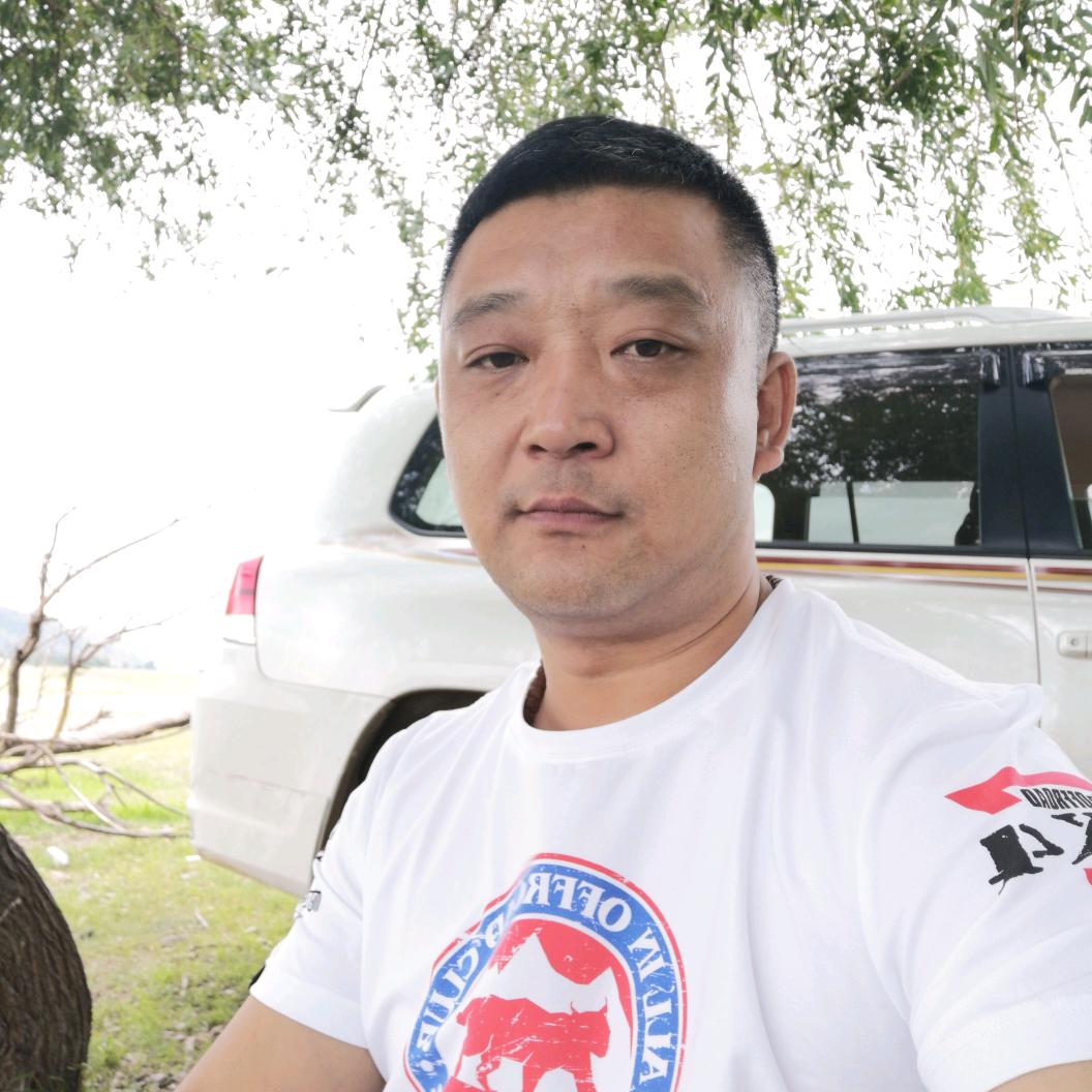 周某某