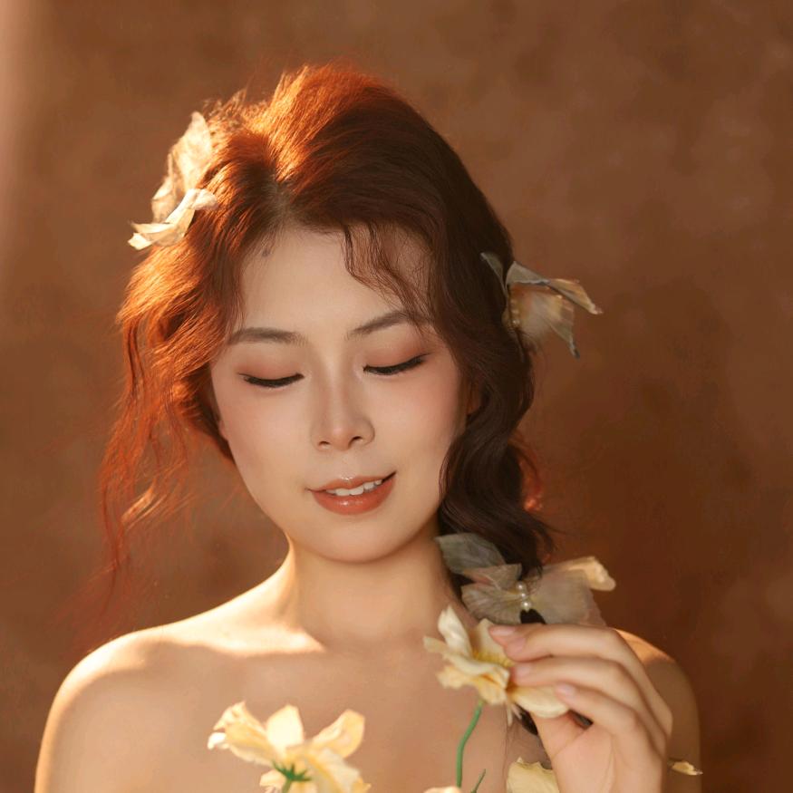 喜欢跳舞一女的