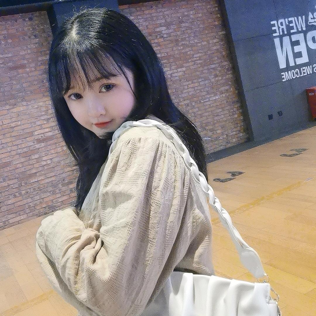 月月吖