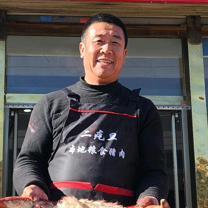 平地泉二疙旦本地隔年猪（黑土猪）