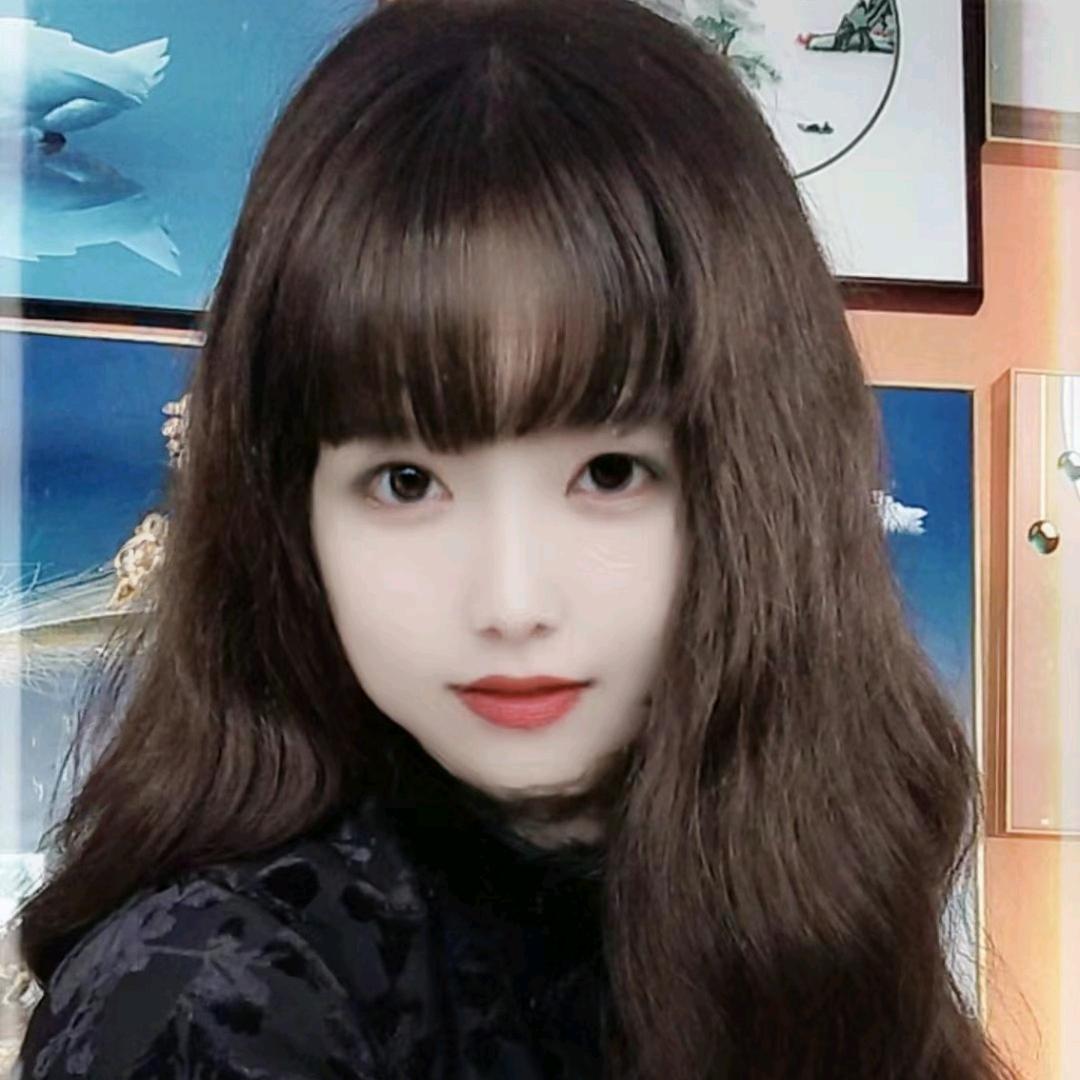 卖工艺品，墙画定制的小姐姐