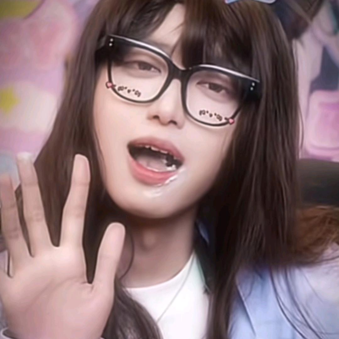 草莓酱超甜哒🌙