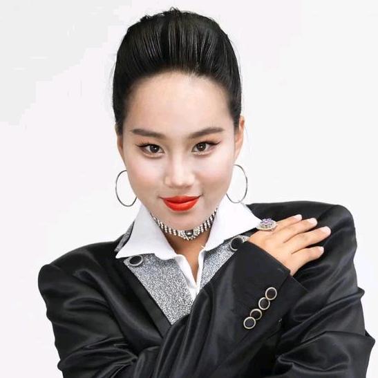 文靜內向愛發瘋