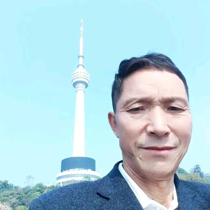↙又吐口玉