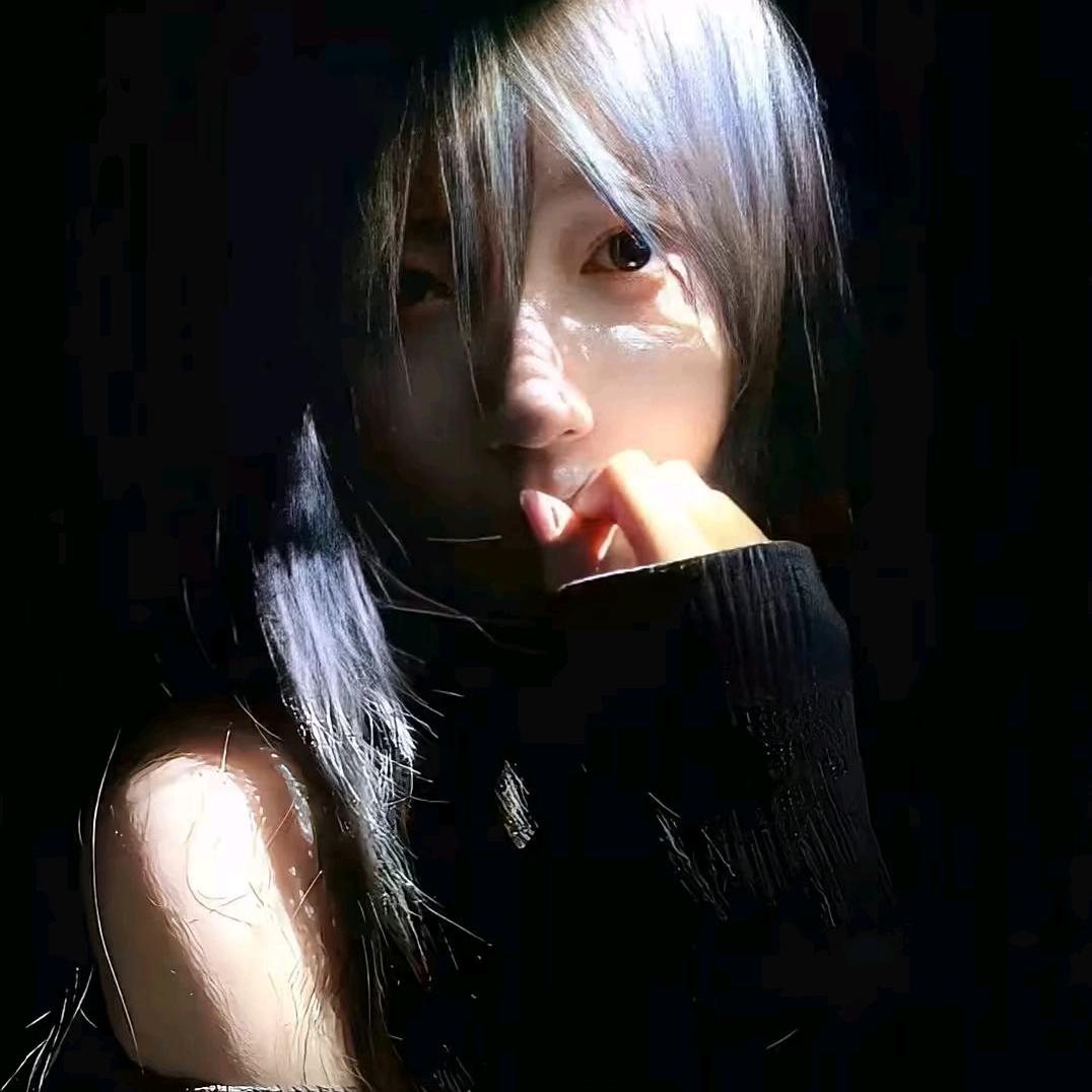 小V，聪