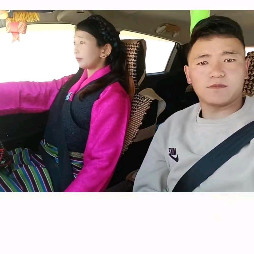 👨‍👩‍👦‍👦雪山 男孩👫