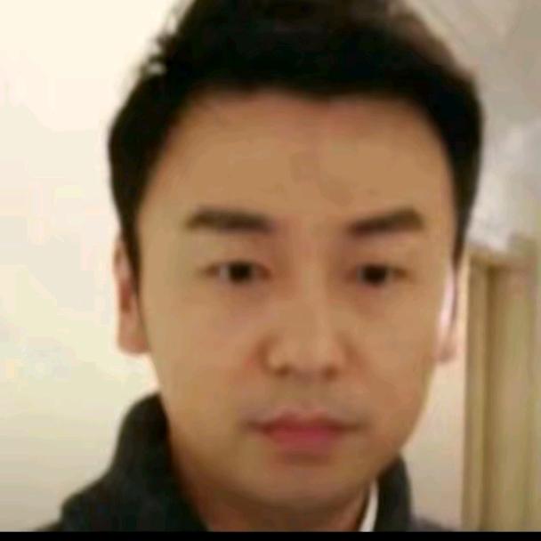 一朵风中摇曳的陈俊生